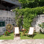 펜션 Holiday Home With Hot Tub Svinisce, Omis - 25178