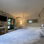 Holiday Home With Hot Tub Svinisce, Omis - 25178 Kučiće
