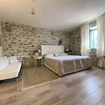 Holiday Home With Hot Tub Svinisce, Omis - 25178