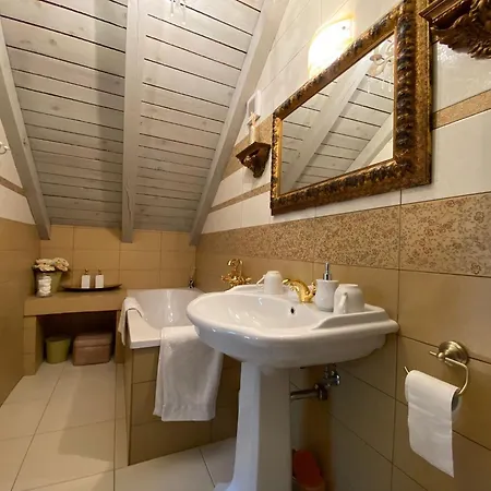 Holiday Home With Hot Tub Svinisce, Omis - 25178 Kučiće
