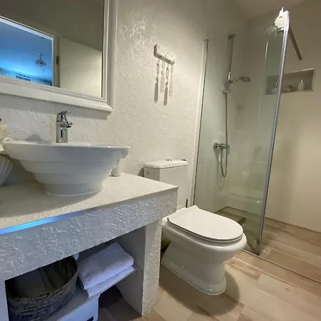 Holiday Home With Hot Tub Svinisce, Omis - 25178